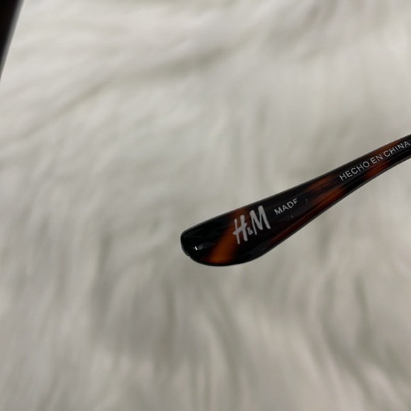 H&M sunglasses - Picture 3 of 4